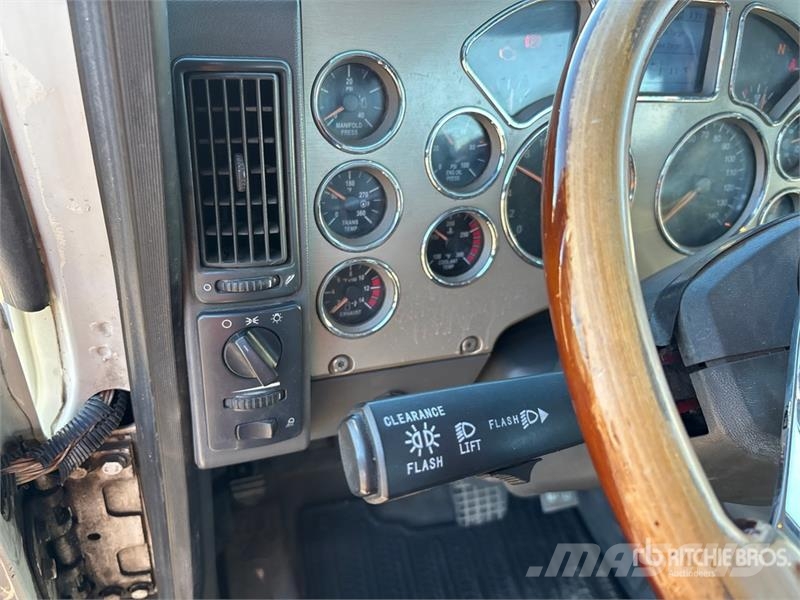 Mack CXU613 وحدات الجر