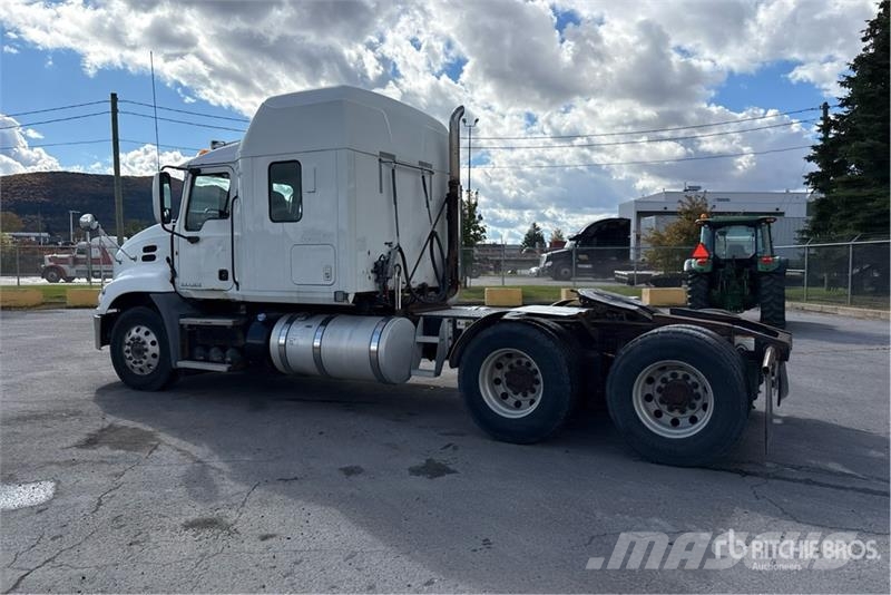 Mack CXU613 Tracteur routier
