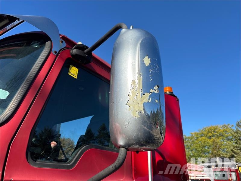 Mack CXU613 Тягачі
