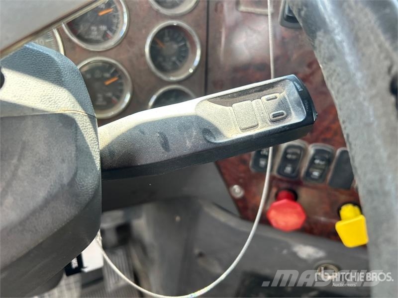 Mack CXU613 Autotractoare