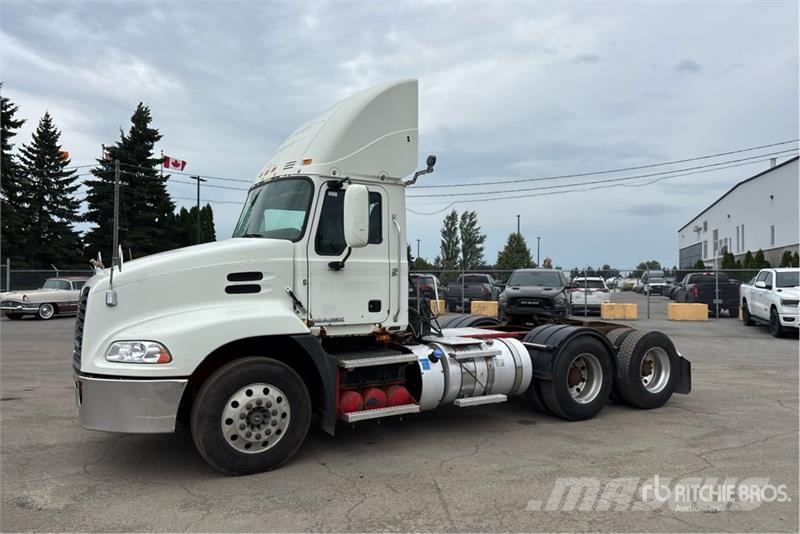 Mack CXU613 트랙터 유닛