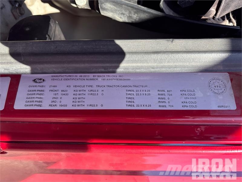 Mack CXU613 Тягачі