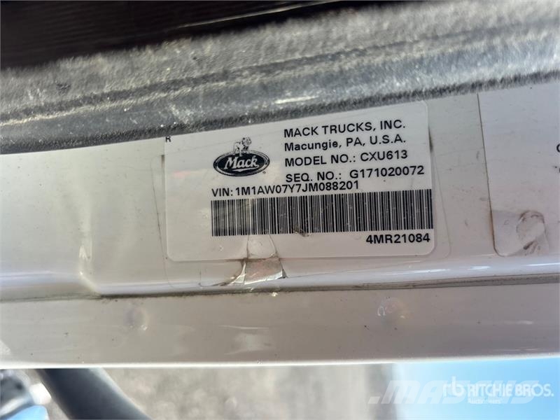 Mack CXU613 Truck Tractor Units