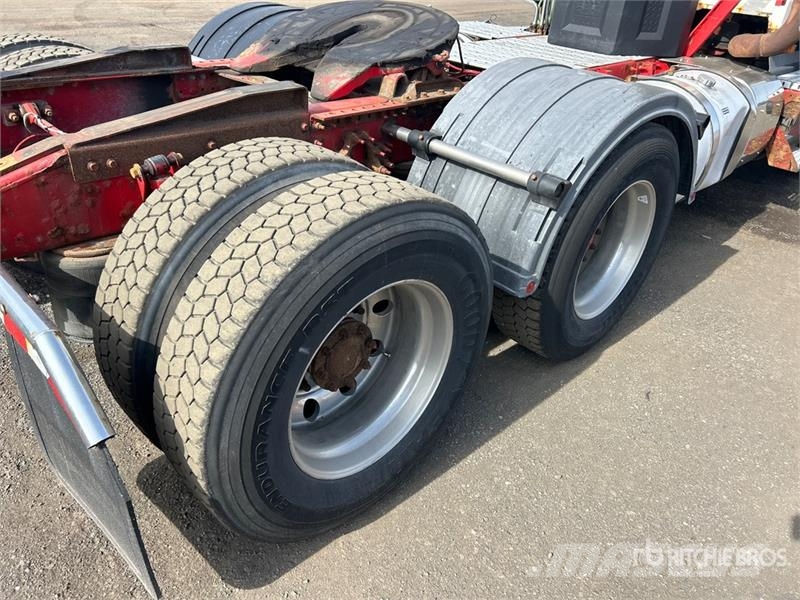 Mack CXU613 Trekkers