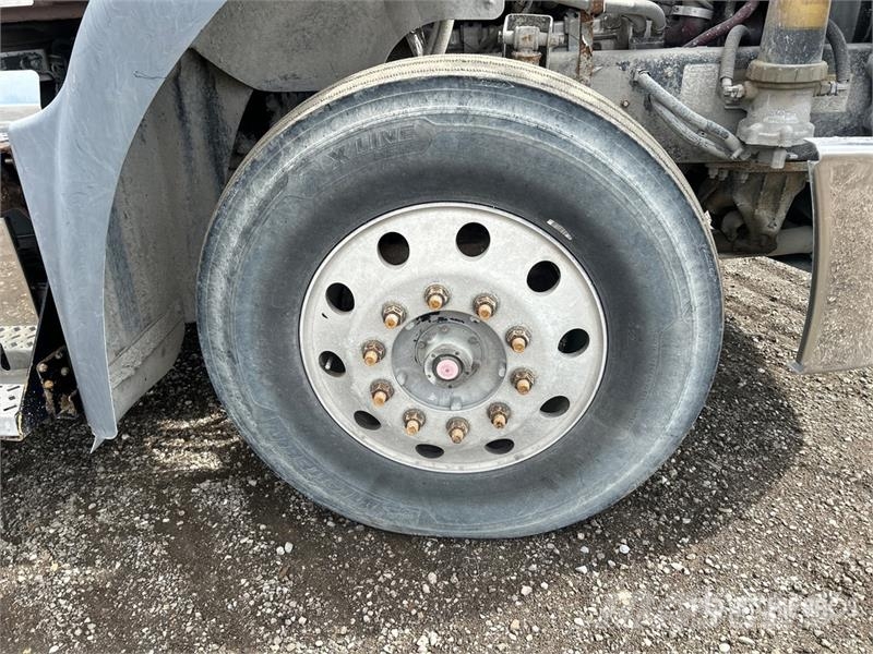 Mack CXU613 Autotractoare