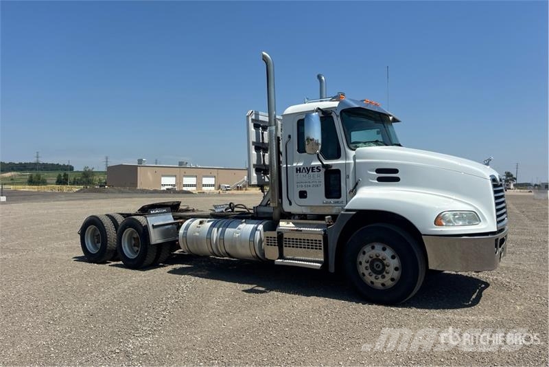 Mack CXU613 Truck Tractor Units