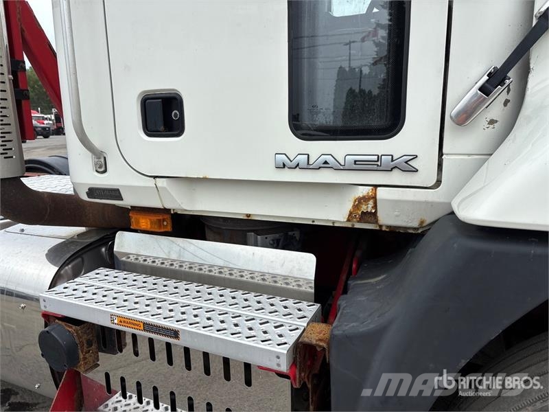 Mack CXU613 트랙터 유닛