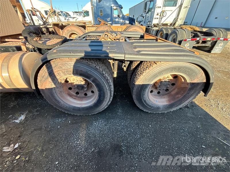 Mack CXU613 Tegljači