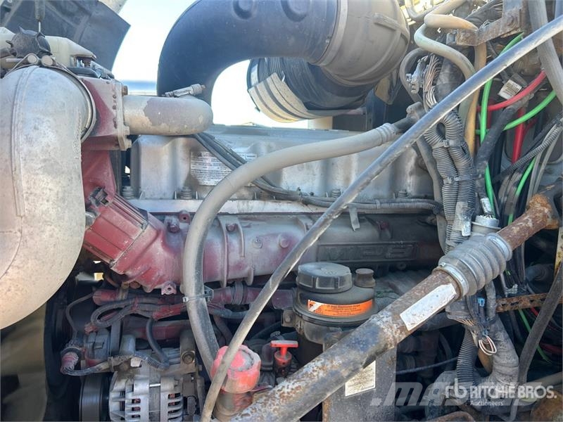 Mack CXU613 Tracteur routier
