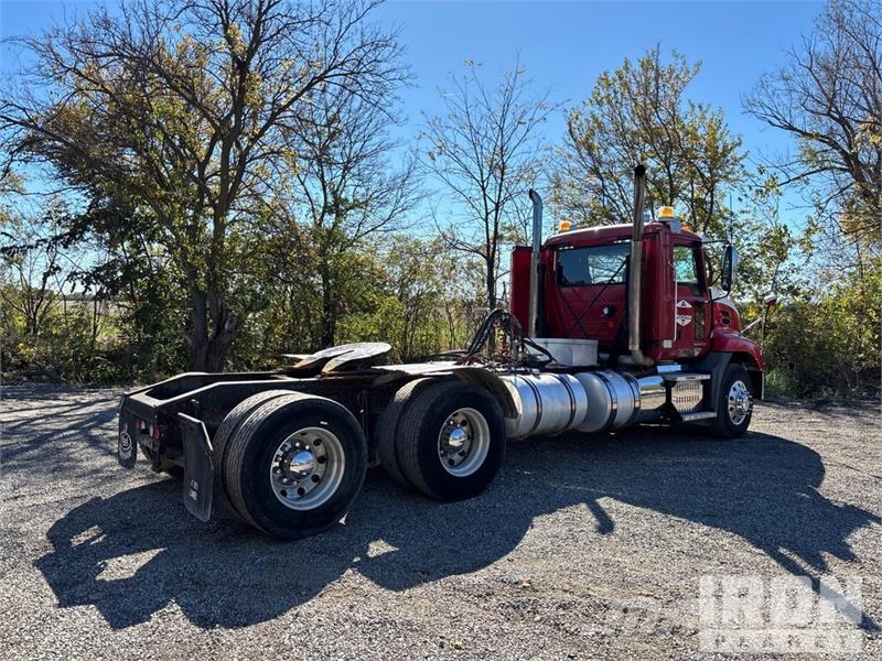 Mack CXU613 Тягачі