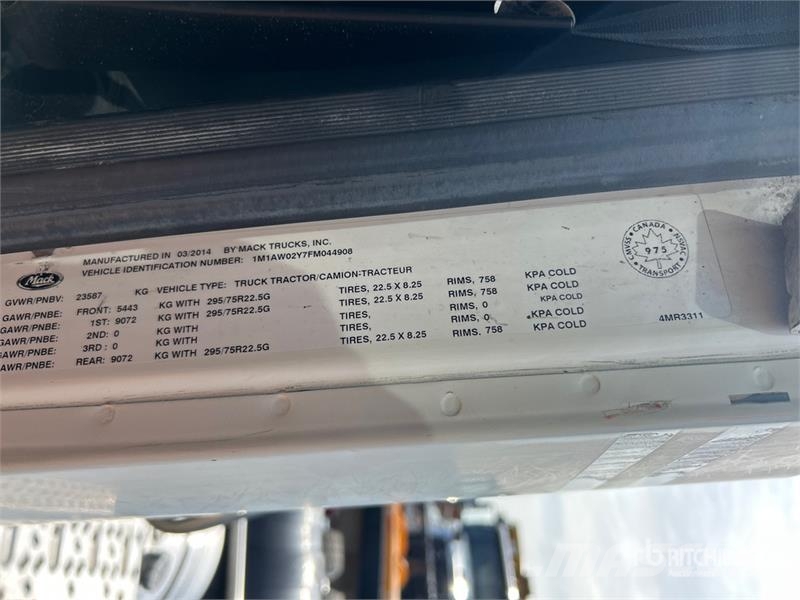 Mack CXU613 Trekkers