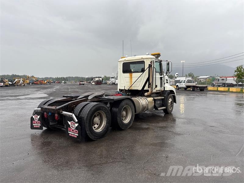 Mack CXU613 Truck Tractor Units