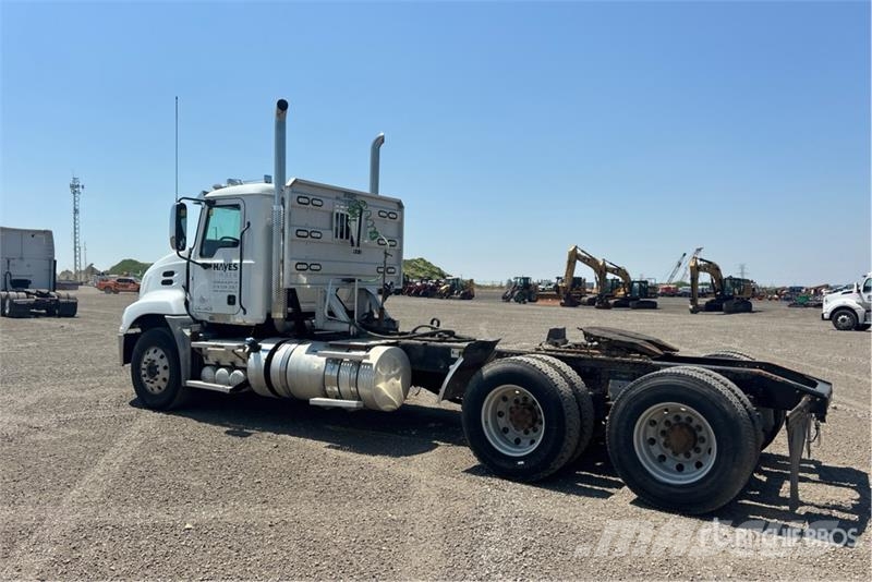 Mack CXU613 Truck Tractor Units