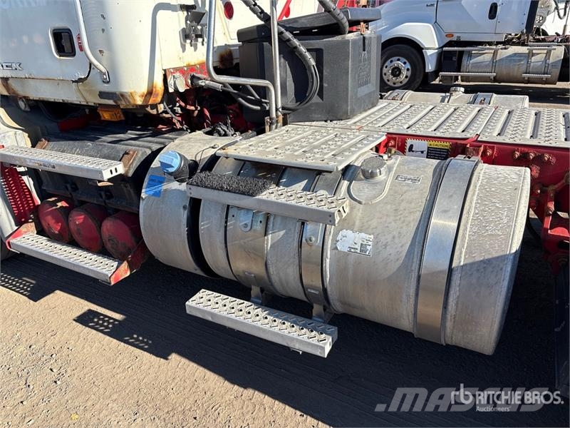 Mack CXU613 وحدات الجر