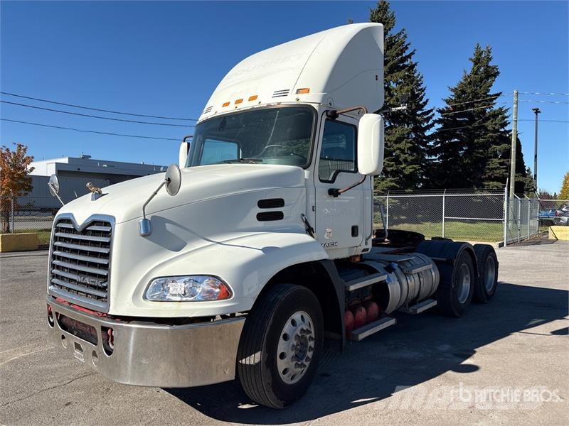 Mack CXU613 Tracteur routier