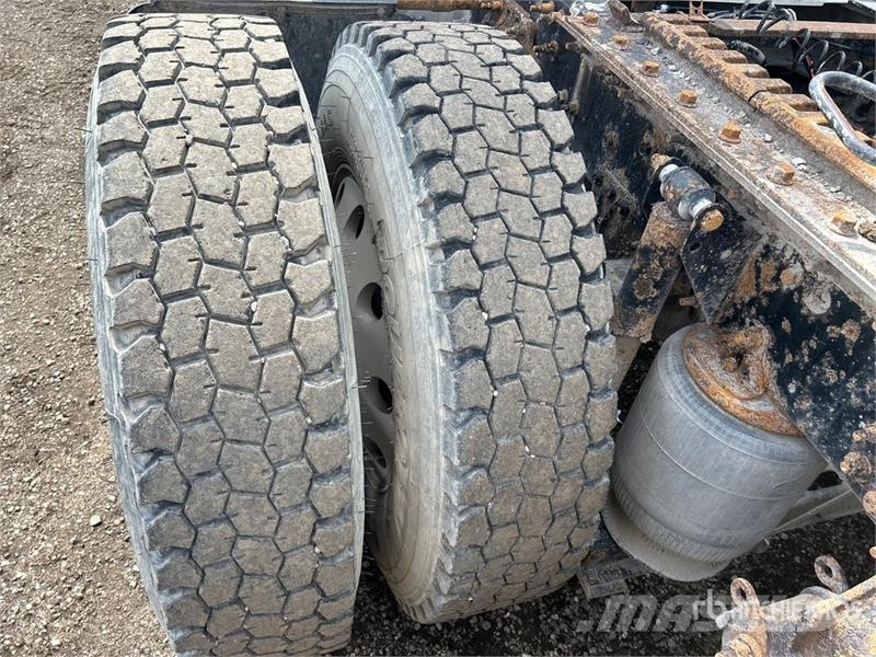 Mack CXU613 Autotractoare