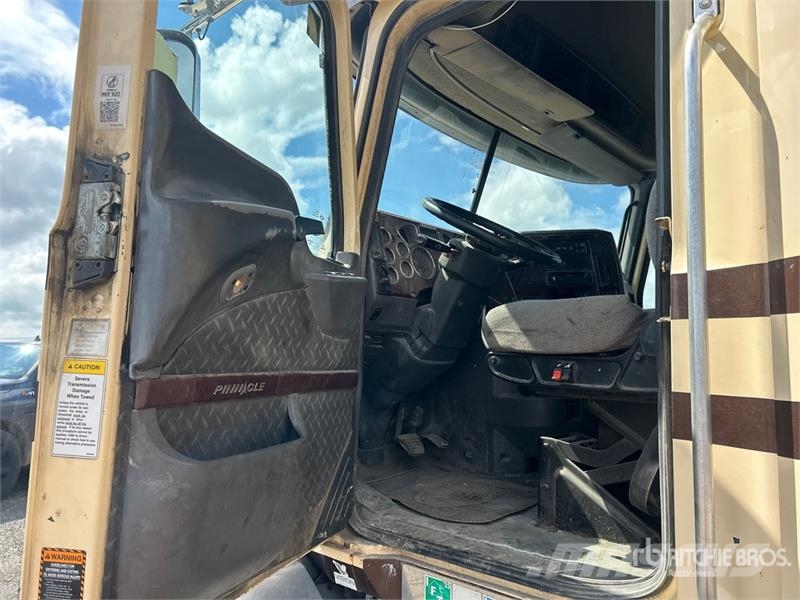Mack CXU613 Autotractoare