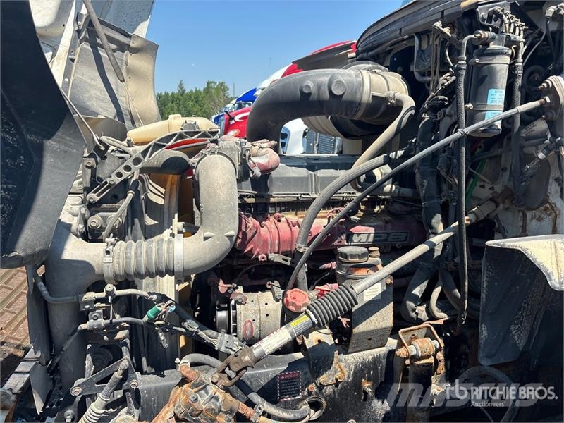 Mack CXU613 Truck Tractor Units