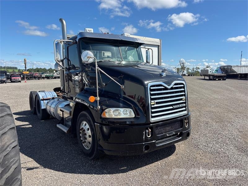 Mack CXU613 Autotractoare