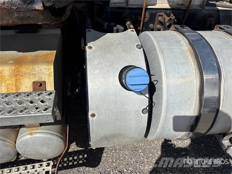Mack CXU613 Autotractoare