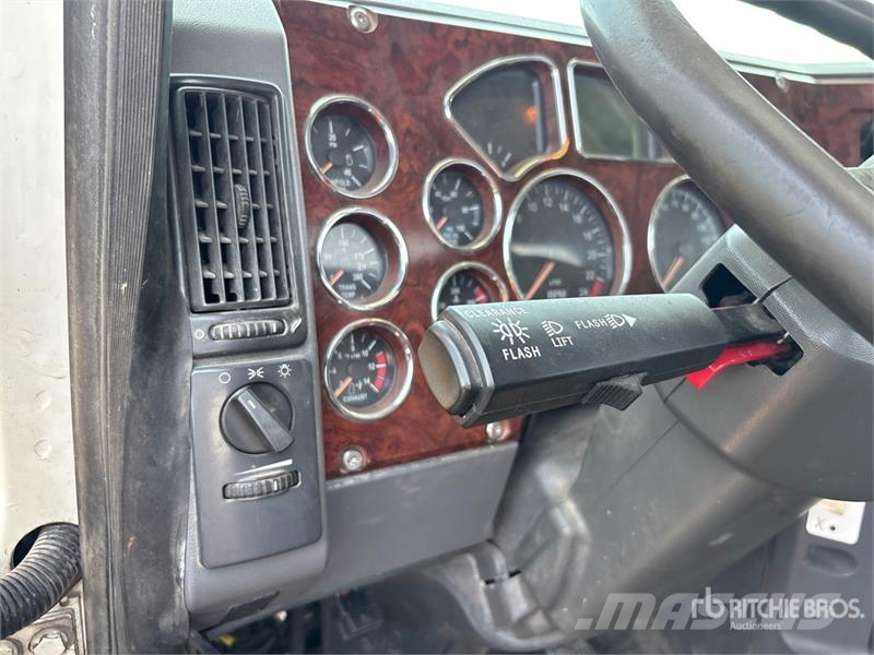 Mack CXU613 Truck Tractor Units