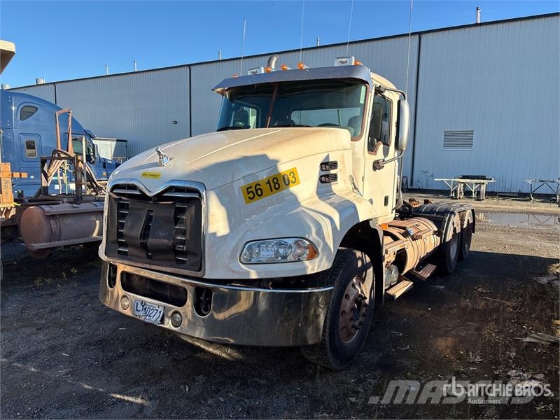 Mack CXU613 Tegljači