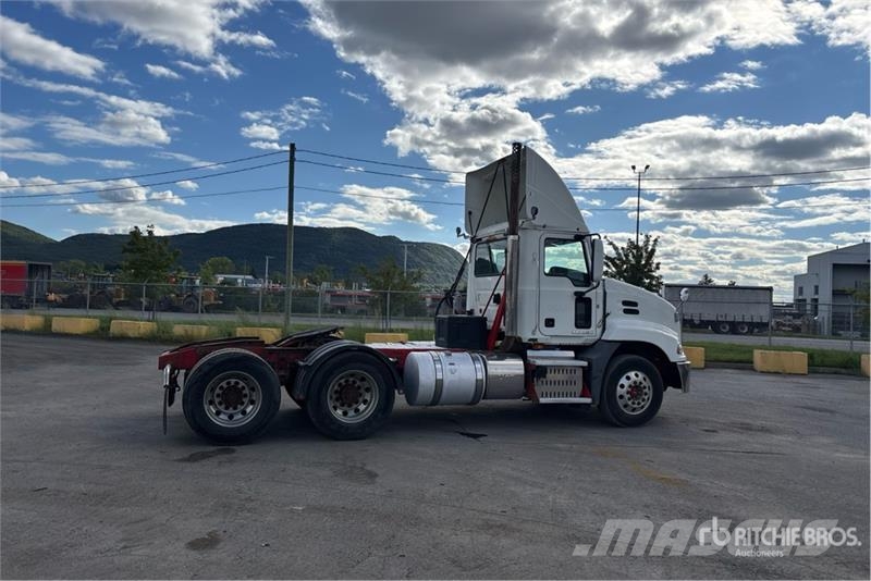 Mack CXU613 Trekkvogner