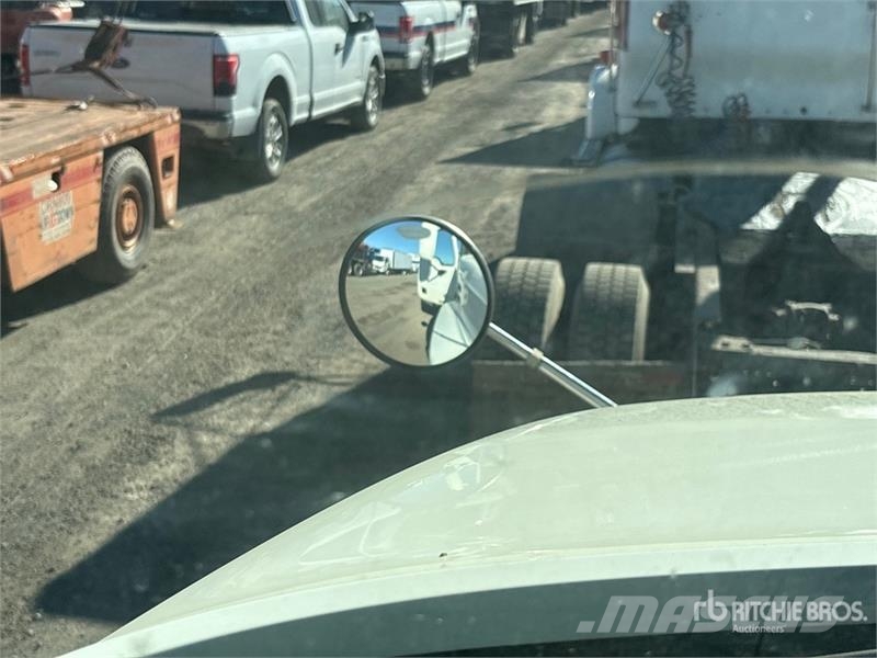 Mack CXU613 Tracteur routier