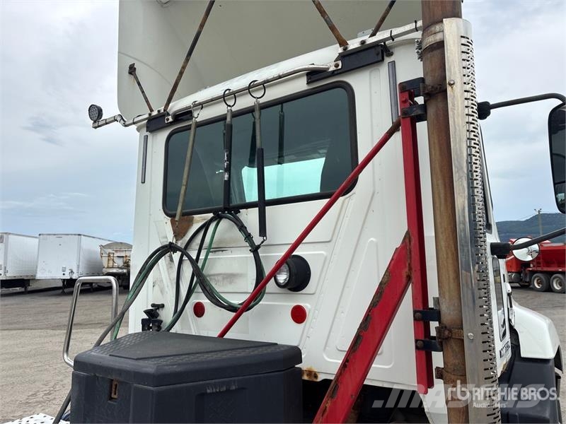 Mack CXU613 트랙터 유닛