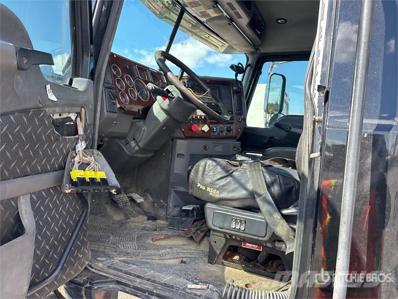 Mack CXU613 Autotractoare