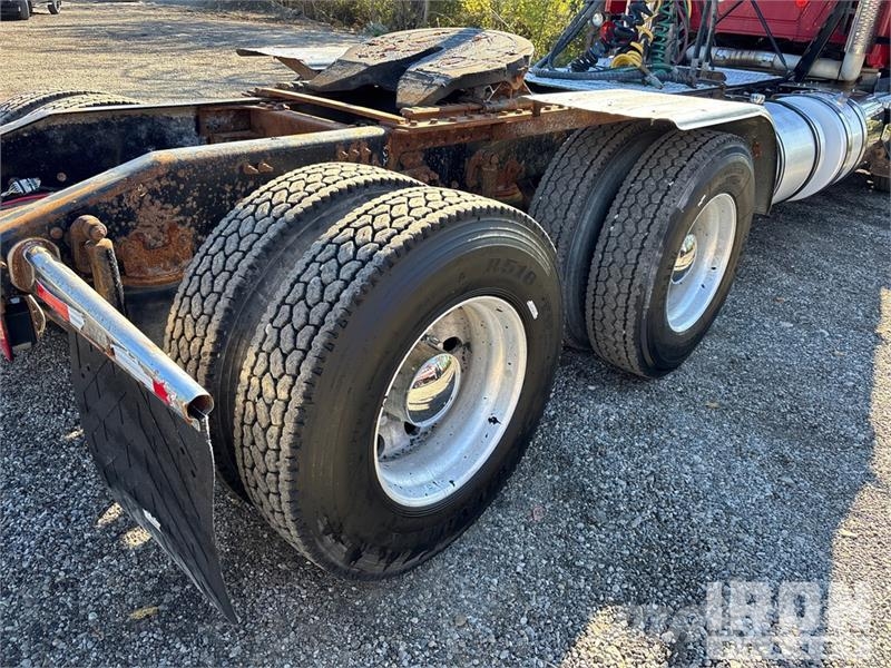 Mack CXU613 Тягачі