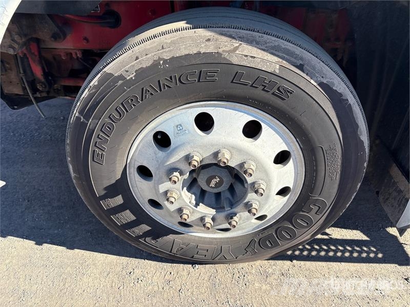 Mack CXU613 Tracteur routier