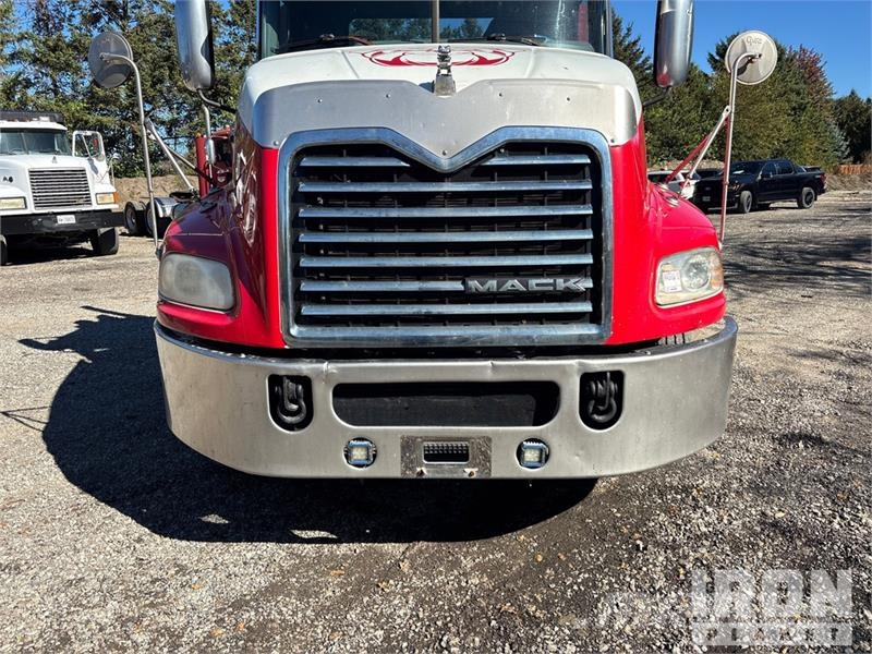 Mack CXU613 Тягачі