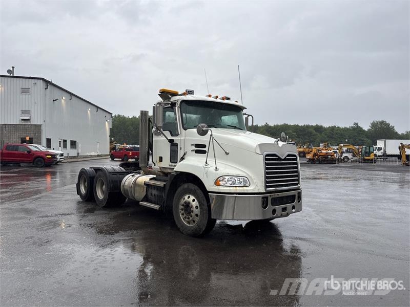 Mack CXU613 Truck Tractor Units