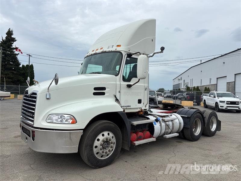 Mack CXU613 트랙터 유닛