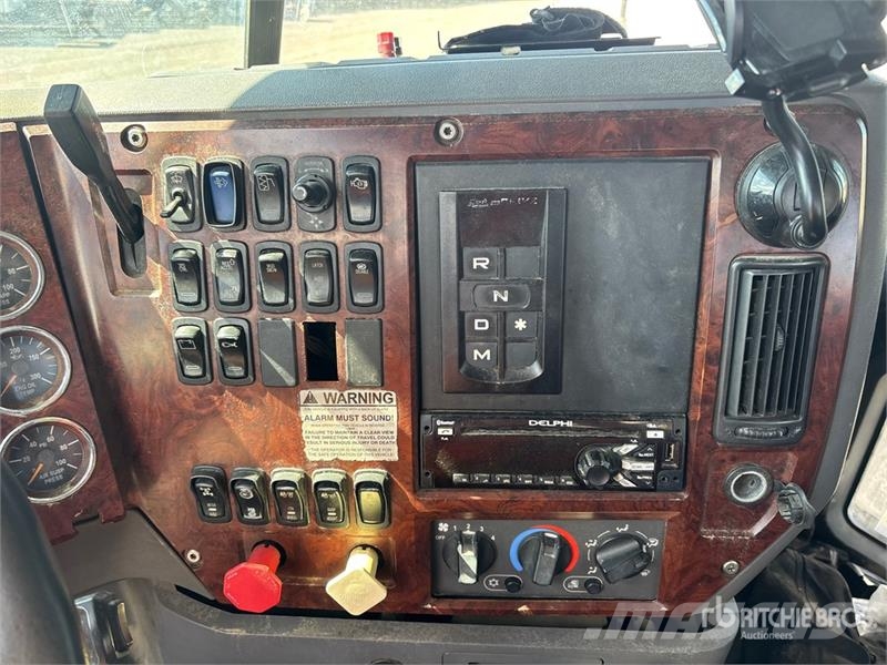 Mack CXU613 Autotractoare