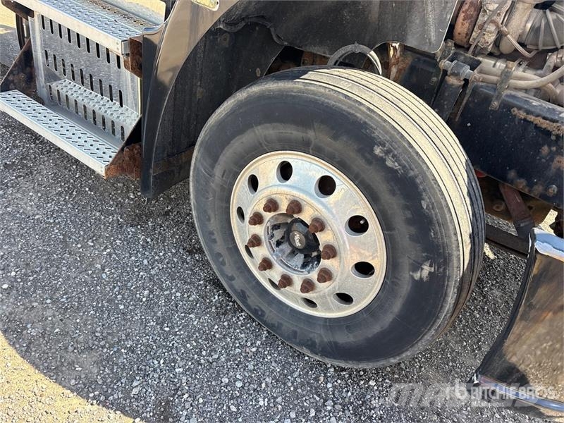 Mack CXU613 Autotractoare