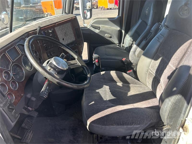 Mack CXU613 Tracteur routier