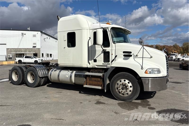 Mack CXU613 Tracteur routier