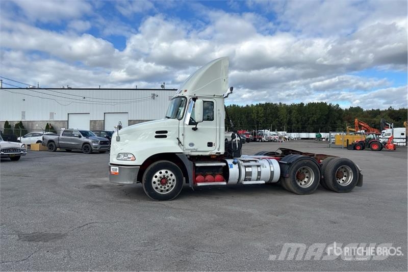 Mack CXU613 Trekkvogner