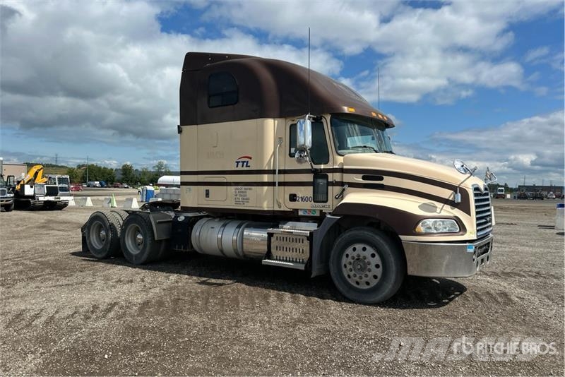 Mack CXU613 Autotractoare