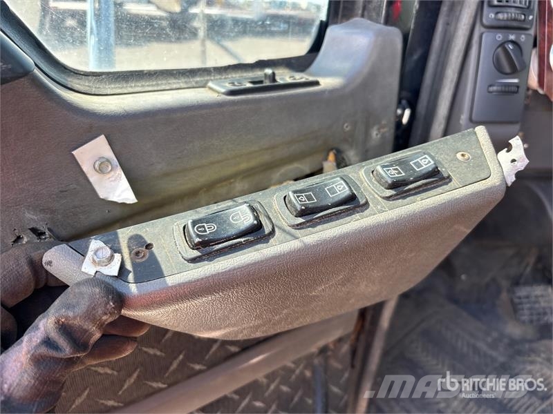 Mack CXU613 Autotractoare