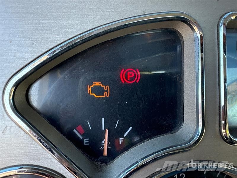 Mack CXU613 وحدات الجر