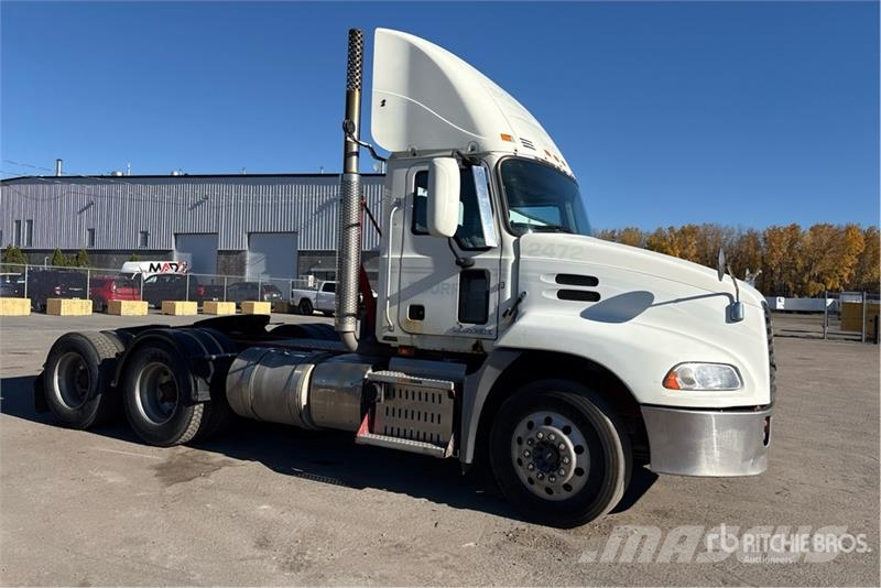 Mack CXU613 وحدات الجر