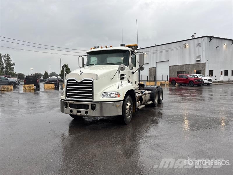 Mack CXU613 Truck Tractor Units