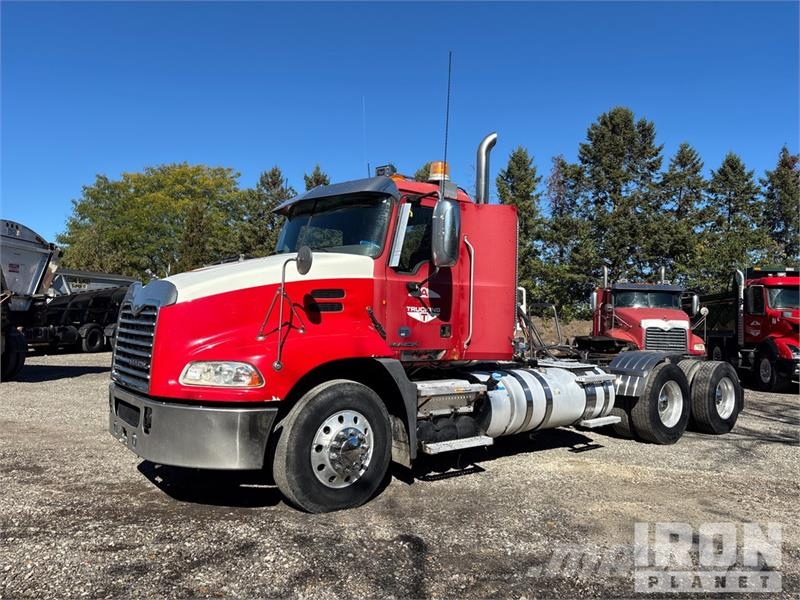Mack CXU613 Тягачі