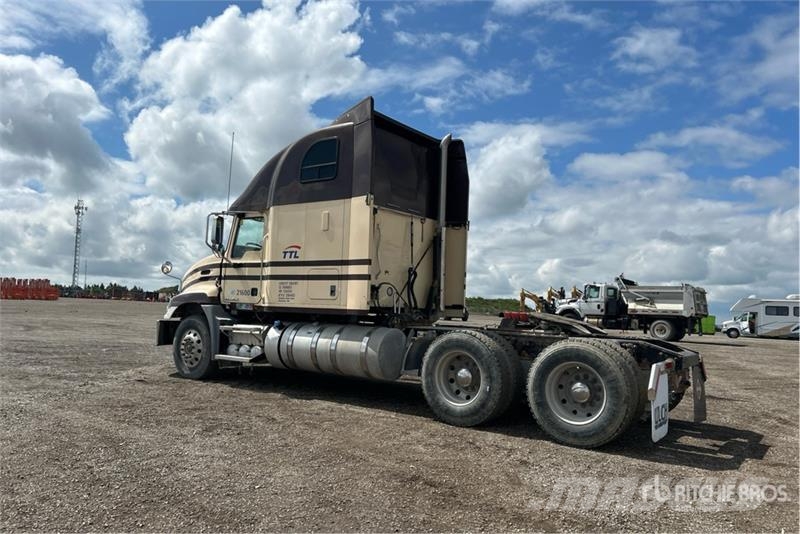 Mack CXU613 Autotractoare