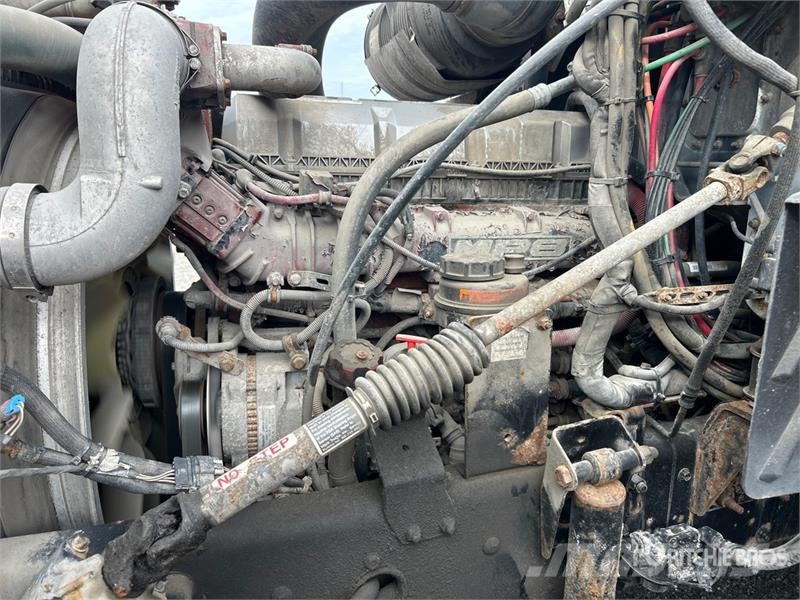Mack CXU613 Vlačilci