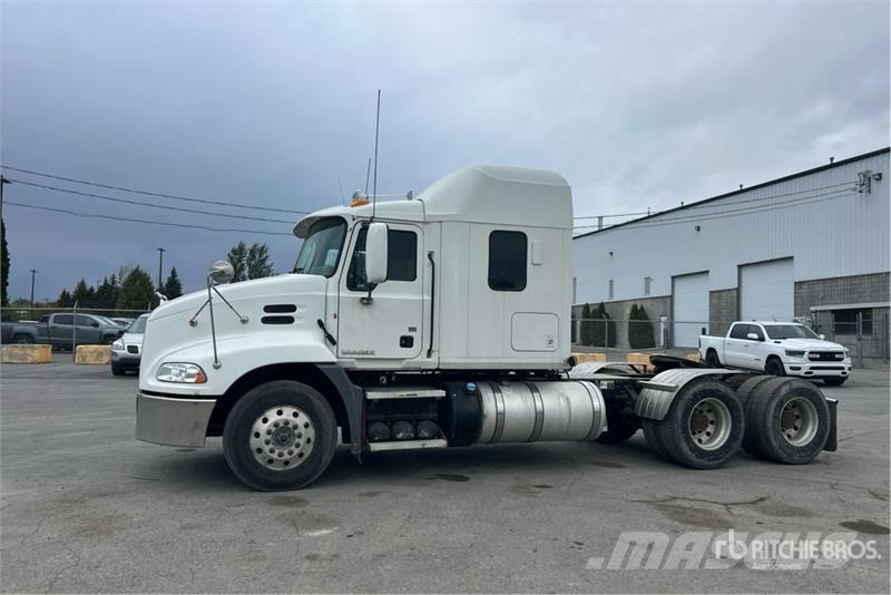 Mack CXU613 Tractor Units