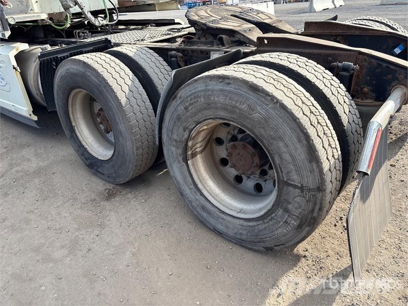 Mack CXU613 Vlačilci
